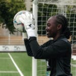 Angel Mukasa i ett par KLA® NC SRB White Quartz