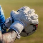 Närbild på KLA® NC All White Giga