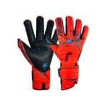 Bild på ett par Reusch Attrakt Fusion Guardian Ada.