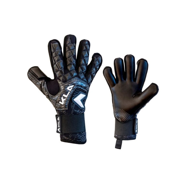 Bild på ett par KLA® NRF Black GigaX.