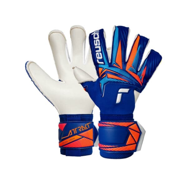 Bild på ett par Reusch Attrakt Duo Evolution.